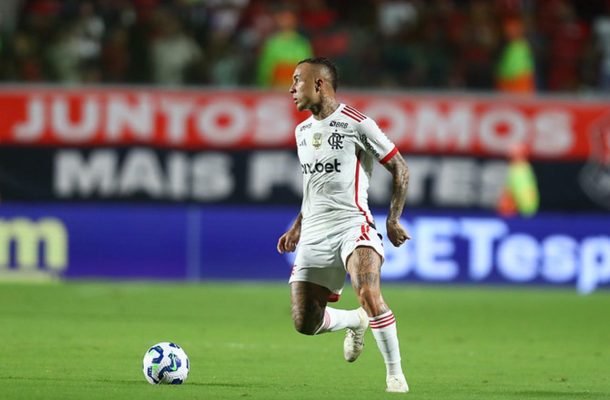 EVERTON CEBOLINHA - Mal tinha entrado para enfrentar o ex-clube, e conseguiu participar da jogada do segundo gol, deixando Arrascaeta livre para arrancar. NOTA 7,5. Foto: Gilvan de Souza/Flamengo