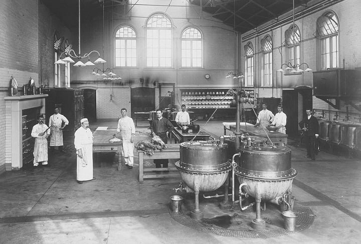 O hospital tinha como principal prioridade atender pacientes com doenças mentais, seguindo os princípios de tratamento mais humanizados da época.