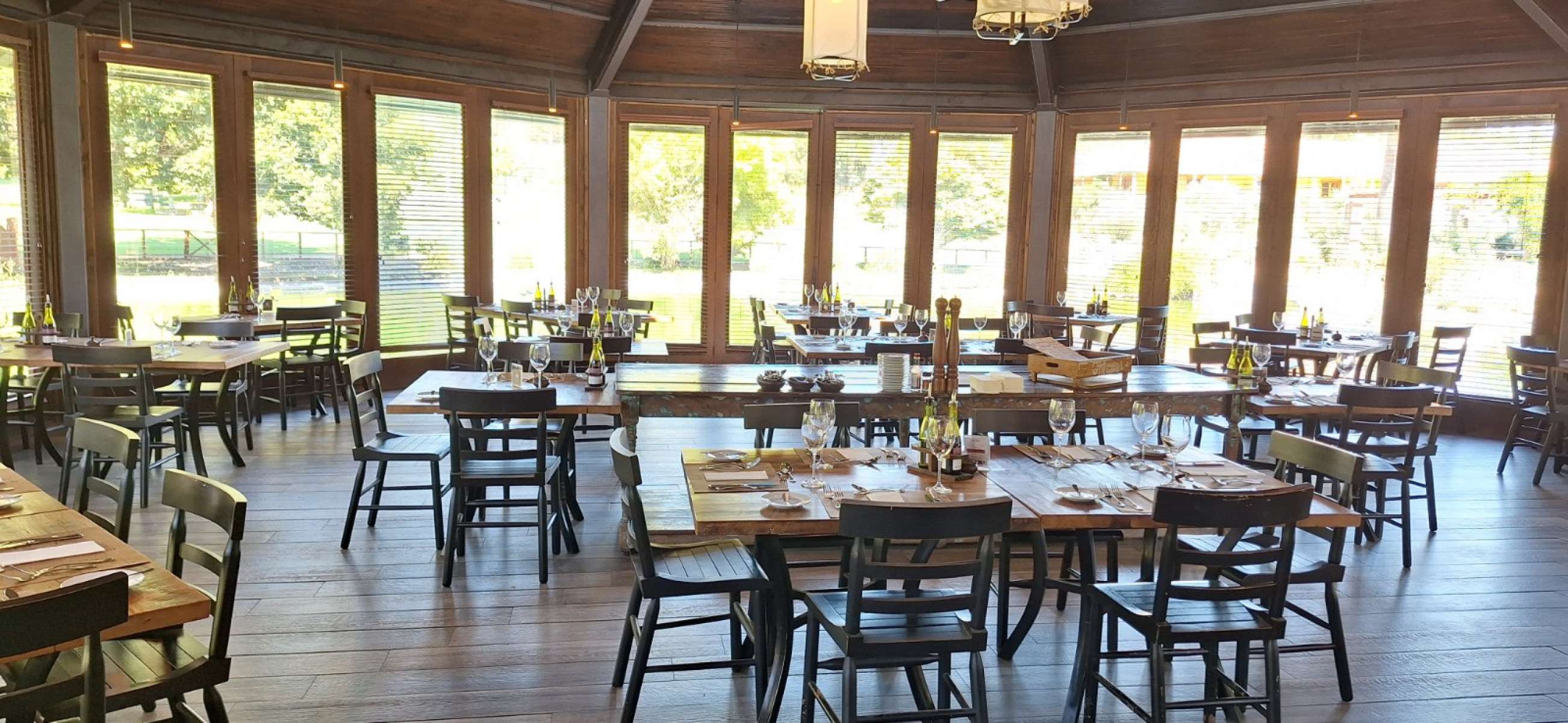 Restaurante Equilíbrio, do Hotel La Casona, que fica no interior a da vinícula Matetic, na provincia de San Antonio, comuna de Cartagena