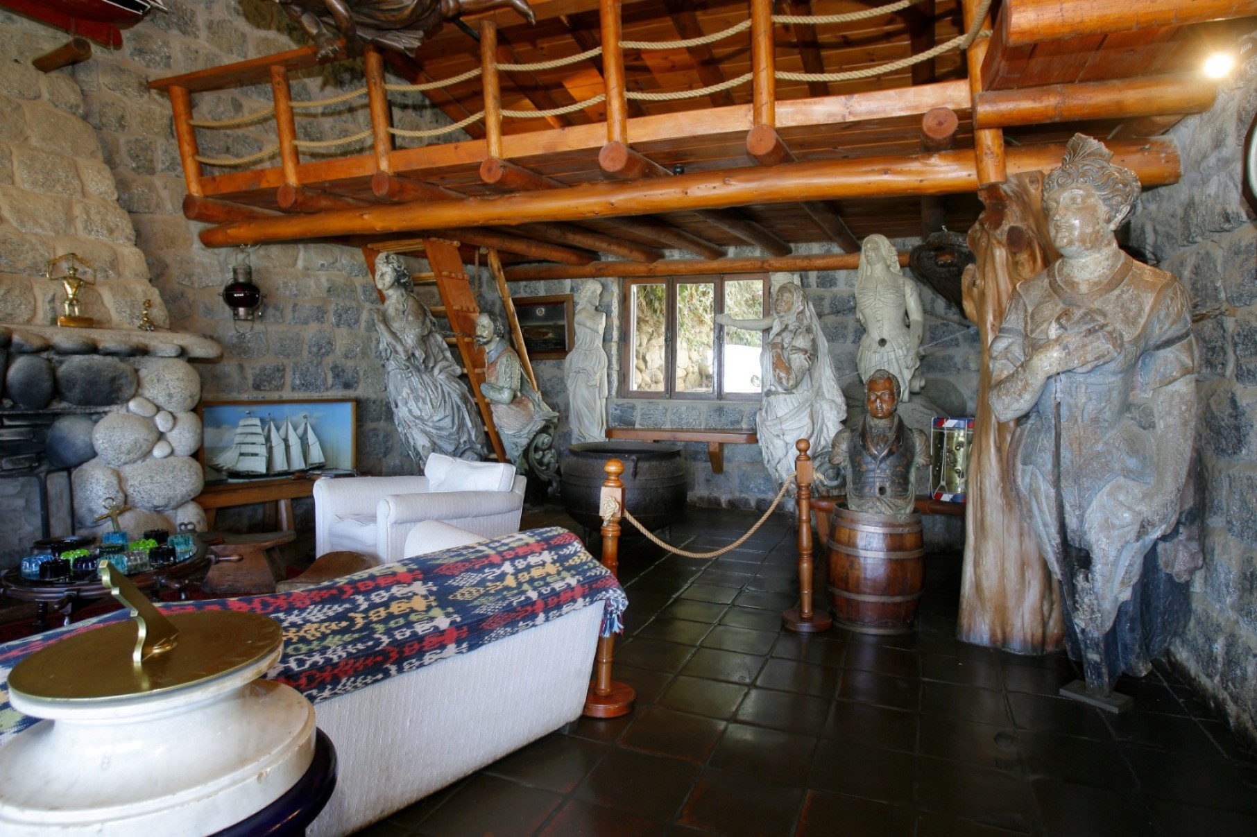 Sala da Casa Museo Isla Negra, residência que Pablo Neruda mantinha em Isla Negra, no Chile.