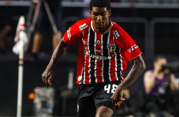 LUCAS FERREIRA - Depois de ser um dos destaques na partida da Libertadores, teve uma atuação mais discreta, aparecendo pouco no campo de ataque. Nota: 6 - Foto: Rubens Chiri/São Paulo