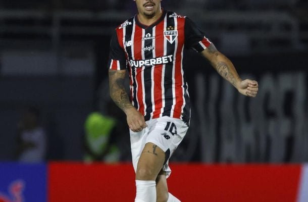 LUCIANO - O camisa 10 não fez uma grande partida, com pouca atuação no jogo. Por isso, a armação do Tricolor ficou muito tímida ao longo da primeira etapa. Nota: 5,5 - Foto: Rubens Chiri/São Paulo