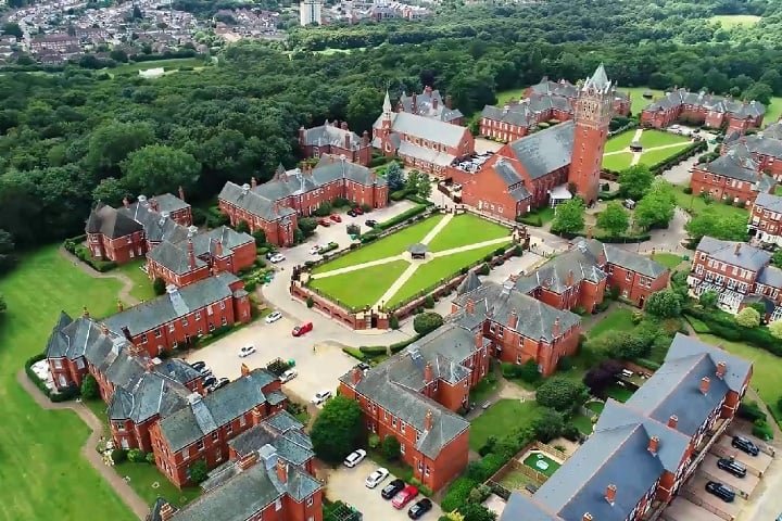 Depois de fechado, o espaço foi reformado e virou um condomínio luxuoso, o Repton Park, com apartamentos, áreas verdes e um clube exclusivo.