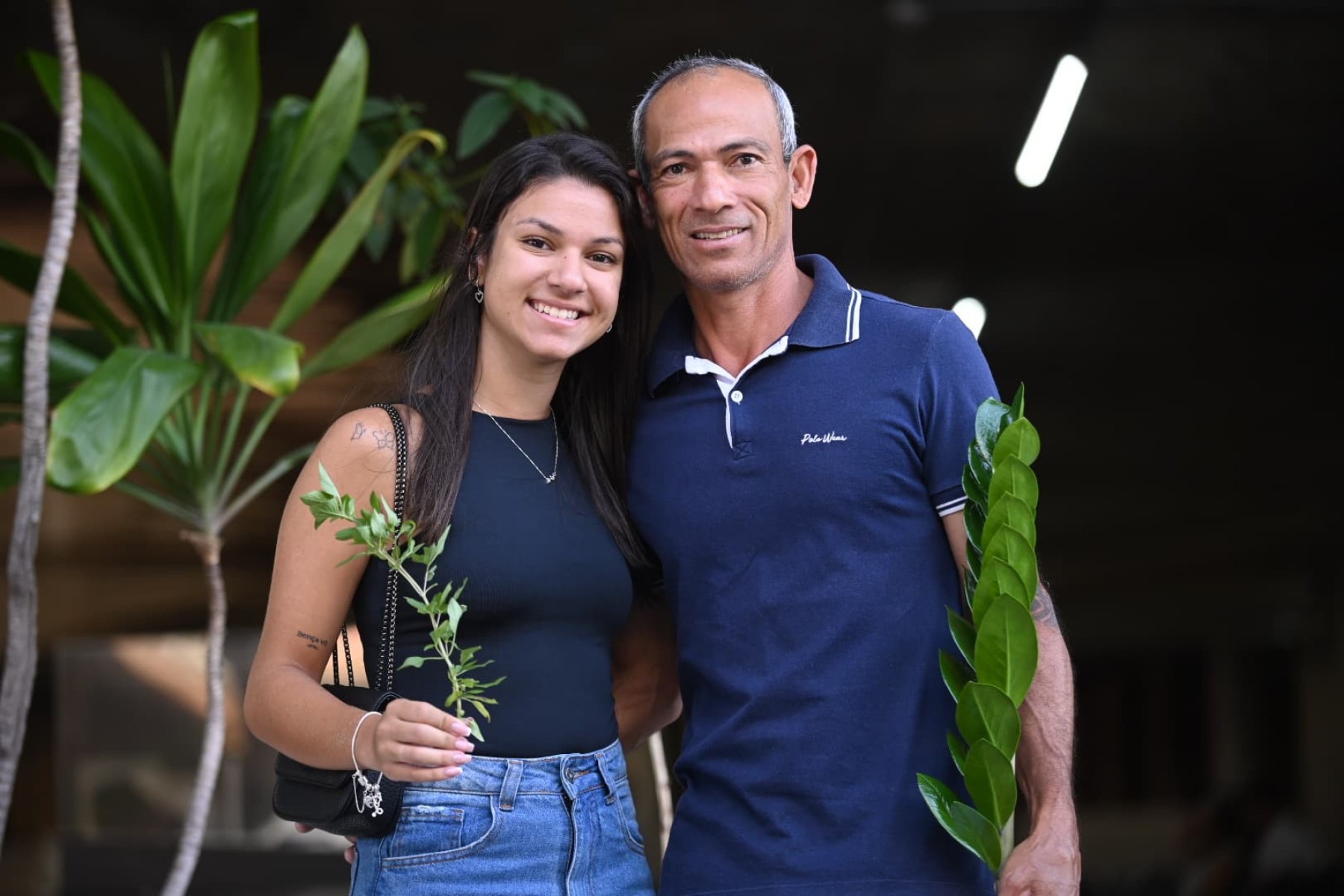 Vailson Ferreira, pedreiro, com a filha Paolla, de 20, técnica de enfermagem-Leandro Couri/E.M./D.A. Press