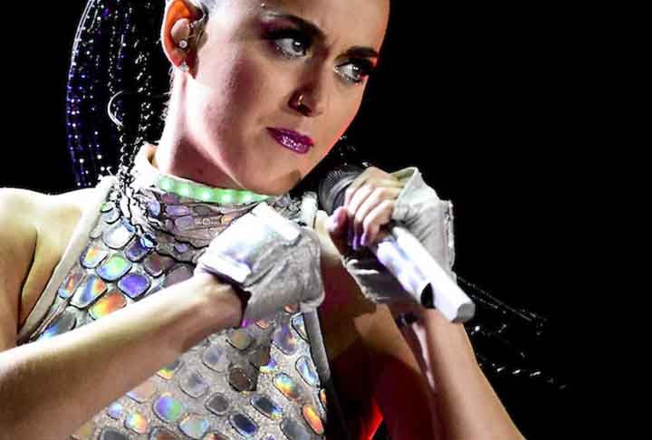 Conhecida por seu estilo vibrante, figurinos extravagantes e shows cheios de efeitos visuais, ela já vendeu mais de 140 milhões de discos e ganhou diversos prêmios.