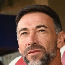 Rival do Cruzeiro na Sul-Americana demite treinador