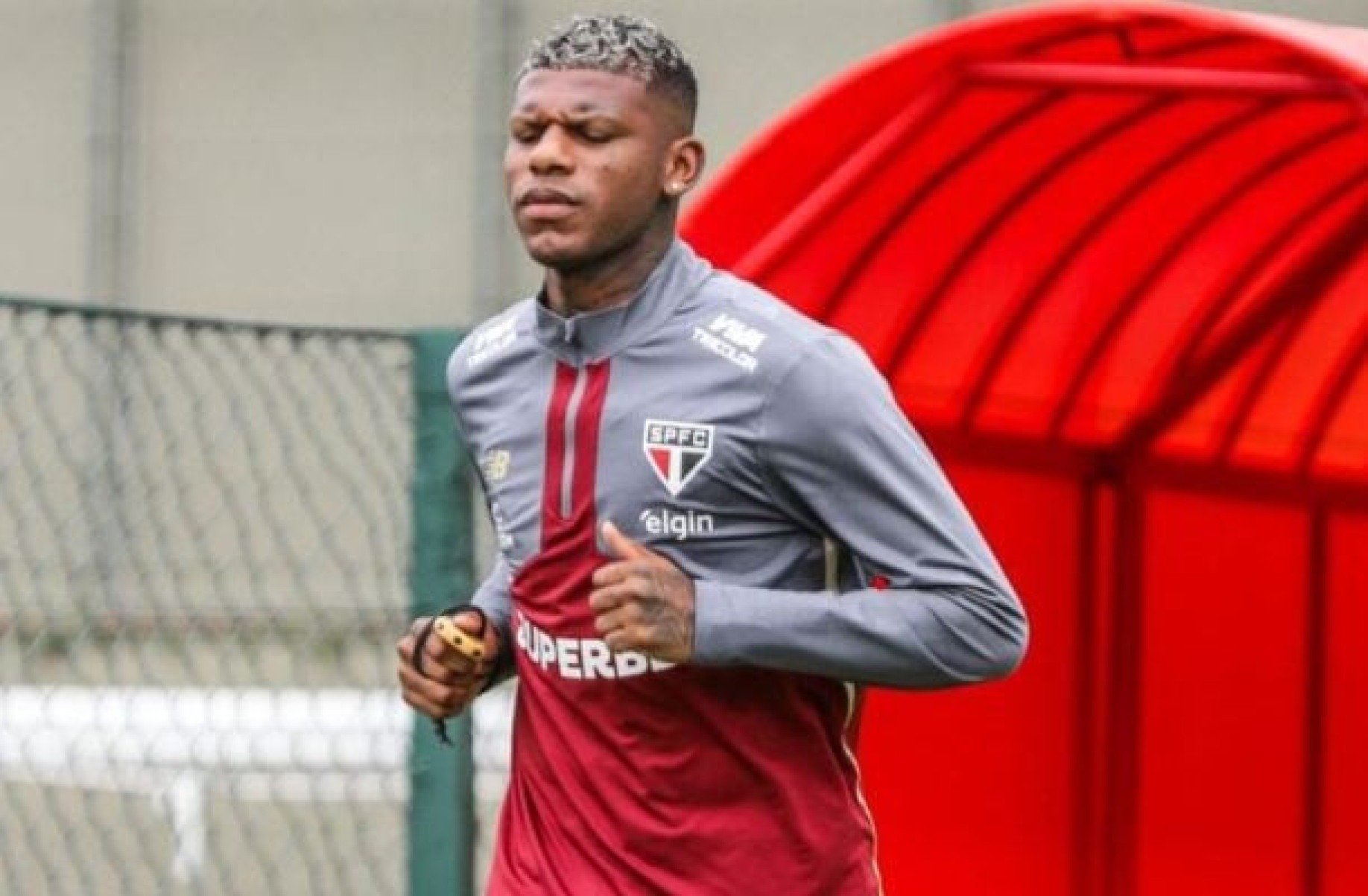 Arboleda volta correr e fica próximo de retorno no São Paulo Arboleda volta correr e fica próximo de retorno no São Paulo