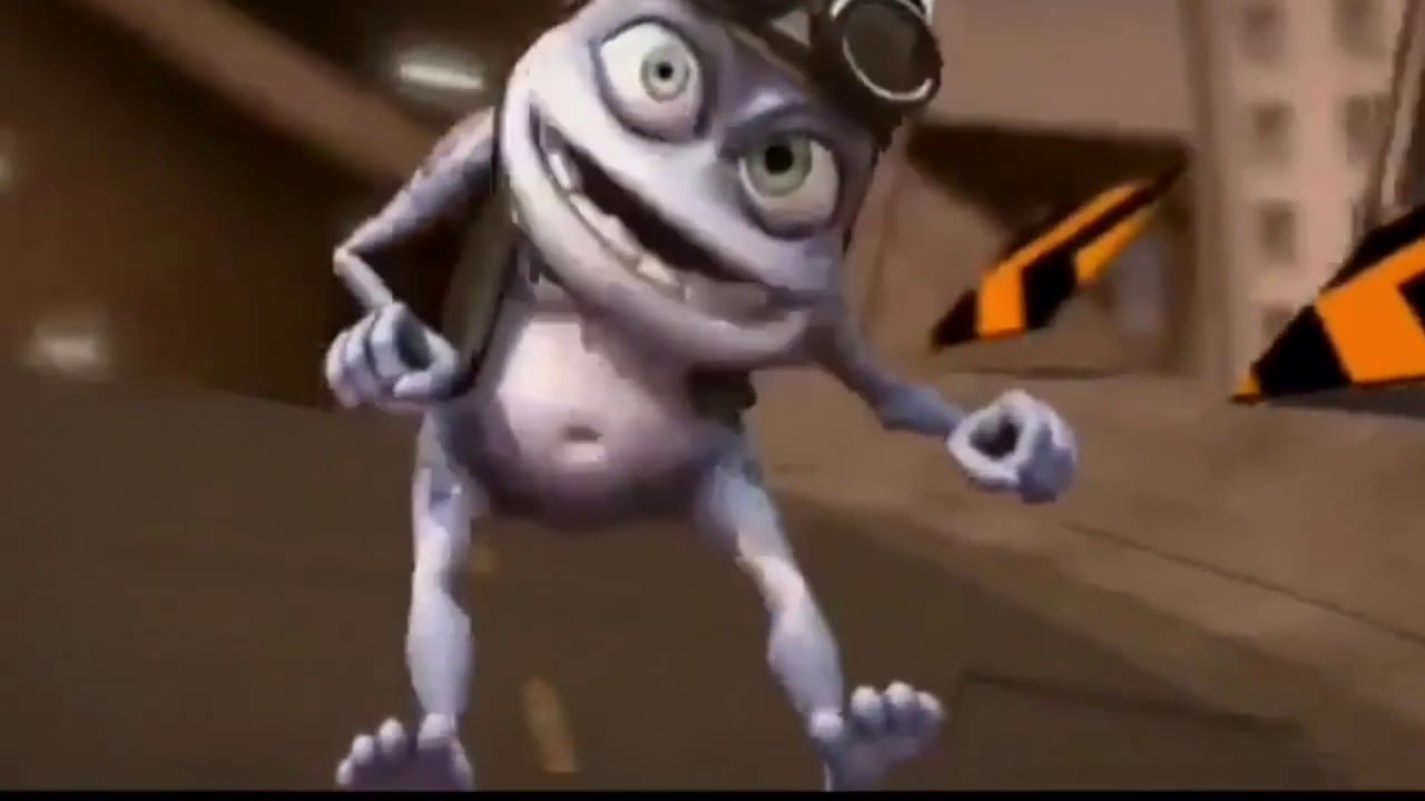 A música é uma adaptação da trilha sonora do filme "Um Tira da Pesada" de 1984. O nome "Axel F" é uma referência ao personagem principal do filme, o detetive Axel Foley, interpretado por Eddie Murphy.