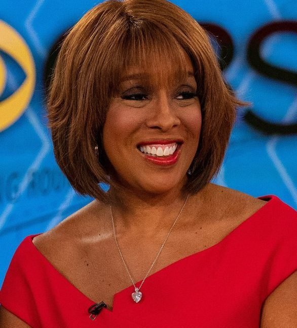 Gayle King: Jornalista conhecida por apresentar o CBS This Morning desde 2012. Em 2019, foi listada como uma das pessoas mais influentes do mundo pela revista Time.