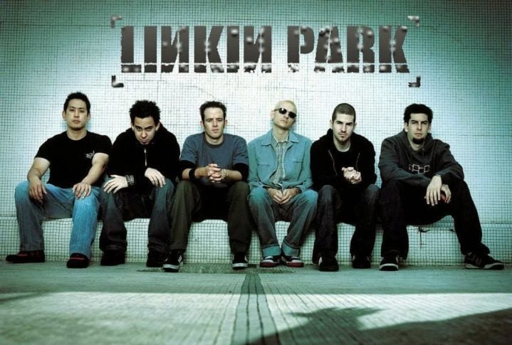 "In the End" está presente no álbum de estreia do Linkin Park, intitulado "Hybrid Theory," lançado em 2000. A canção se tornou um dos maiores sucessos da banda e é conhecida por suas letras emocionais e poderosas, bem como pela combinação de elementos de rock alternativo e nu metal.