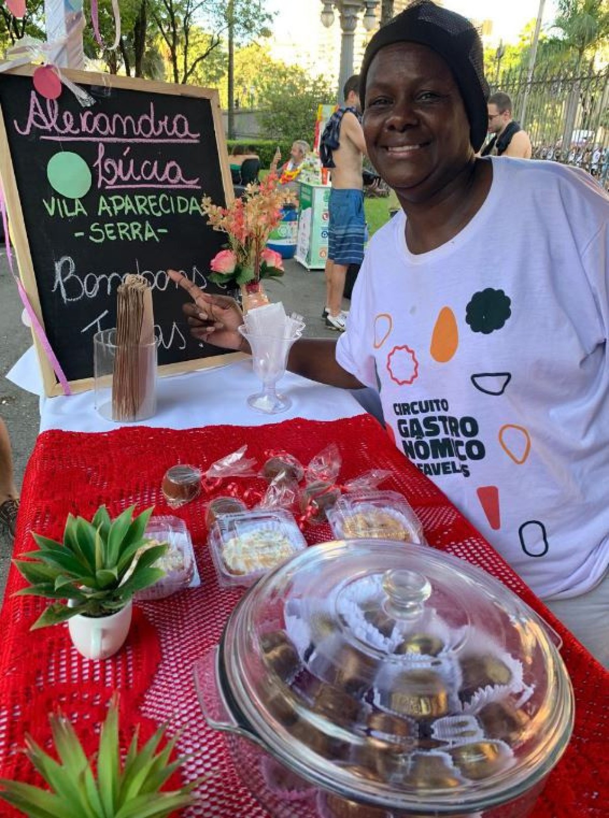 Aos 54 anos, Alexandra Lúcia está fazendo curso de gastronomia e já planeja sua visita à Le Cordon Bleu