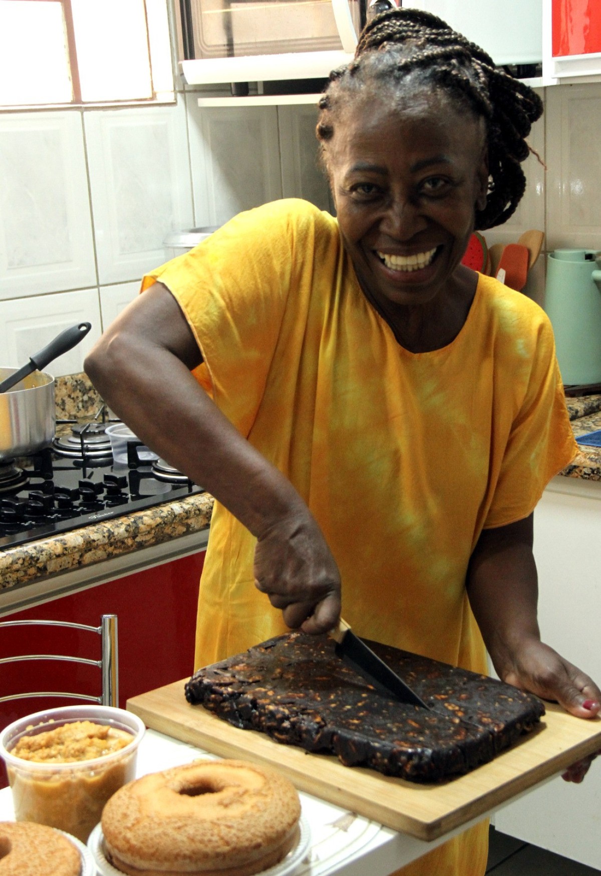 O sucesso da palha africana impulsionou grandes transformações na vida de Maria dos Anjos Santos