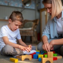 Autismo é alerta de 'Abril  Azul' sobre conscientização e diagnóstico