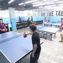 Academia de ping pong abre as portas em BH e atrai famílias e amigos - Marcos Vieira /EM/DA. Press