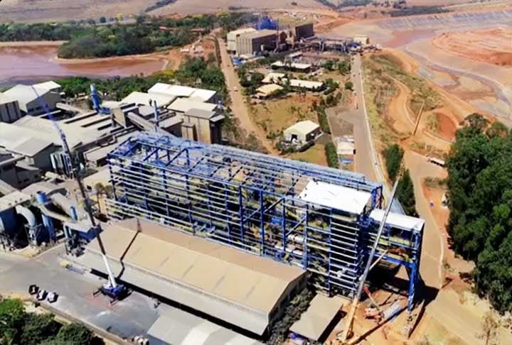 O niÃ³bio Ã© um elemento quÃ­mico, de sÃ­mbolo Nb, nÃºmero atÃŽmico 41 (41 prÃ³tons e 41 elÃ©trons) e massa atÃŽmica 92,9 u. Ã? de transiÃ§Ã£o pertencente ao grupo 5 (anteriormente denominado 5B) da classificaÃ§Ã£o periÃ³dica dos elementos. 