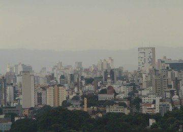 BH pode registrar chuva com raios e rajadas de vento nesta terça-feira (15) -  (crédito: Edésio Ferreira/EM/DA Press)