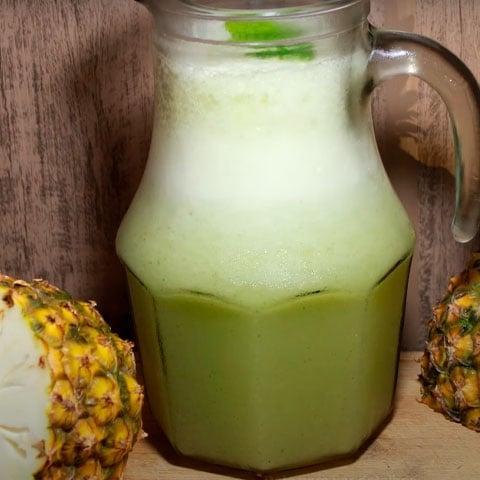 A regularidade intestinal é fundamental para a saúde geral, pois a eliminação eficaz de toxinas e resíduos é vital para evitar problemas digestivos e promover o bem-estar.
