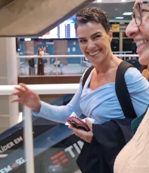 Conhecida por ser reservada e viver longe da mídia, a atriz não confirmou, mas também não descartou a ideia.