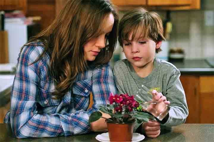 Jacob Tremblay em "O Quarto de Jack" (2015): Com apenas 9 anos, Tremblay entregou uma performance emocionante e encantou o público como Jack, uma criança criada em cativeiro. 