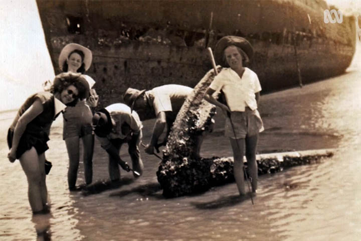 Nos anos 1910, quando não conduzia mais ageiros e servia apenas como cargueiro - ou, especialmente, a armazenar carvão - o City of Adelaide foi atingido por um incêndio que, felizmente, não deixou nenhuma vítima. 
