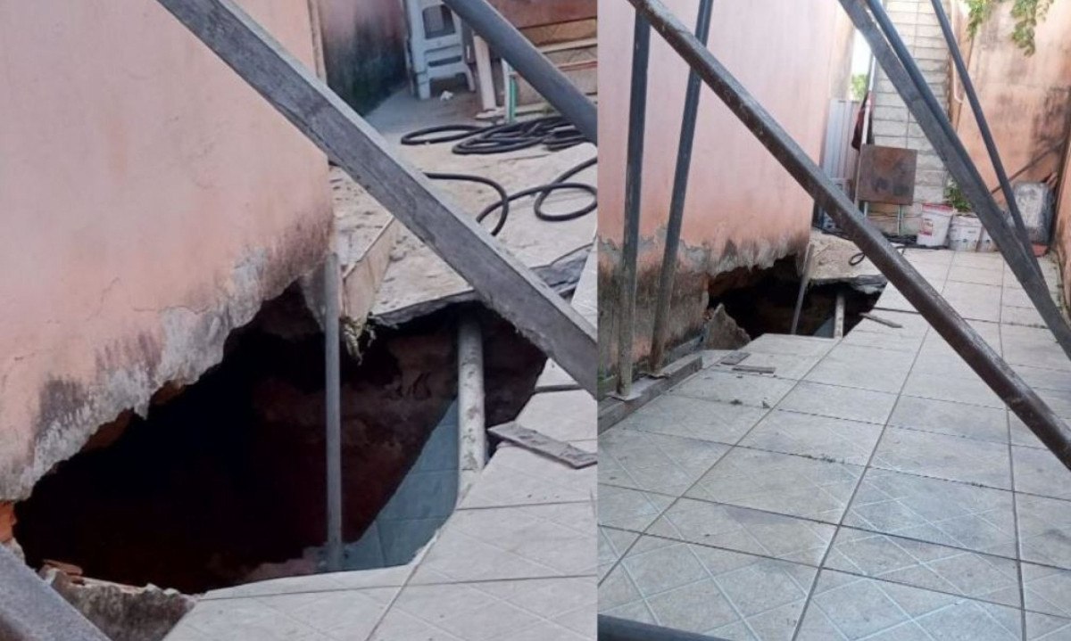 Moradores apontam vazamento nos canos da Companhia de Saneamento de Minas Gerais (Copasa) em frente às casas como causa Moradores apontam vazamento nos canos da Companhia de Saneamento de Minas Gerais (Copasa) em frente às casas como causa