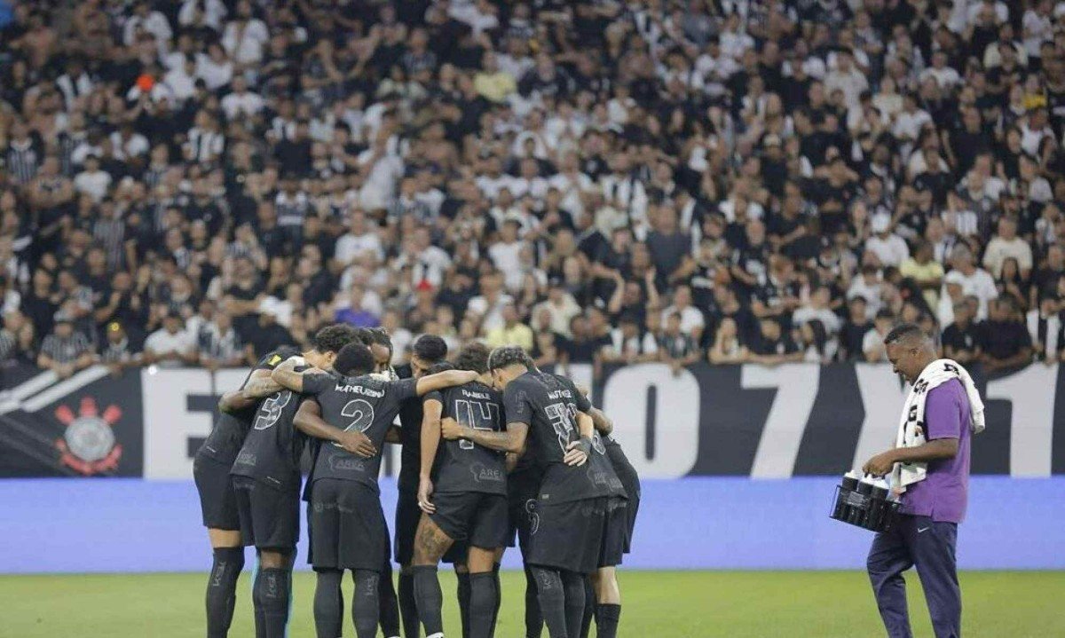 Craque do Corinthians gasta valor astronômico em striptease de influenciadora -  (crédito: Tupi - Pablo Oliveira)