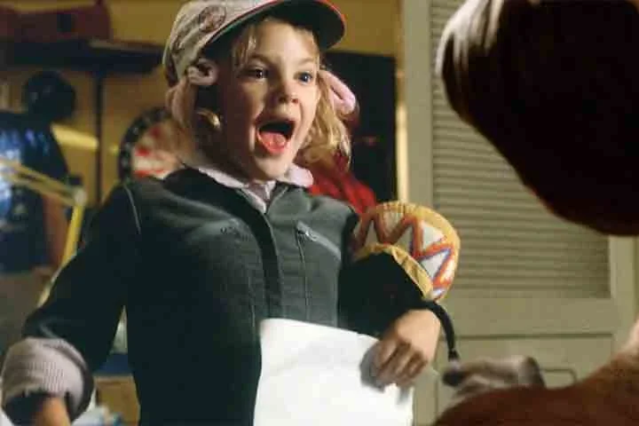 Drew Barrymore em "E.T.: O Extraterrestre" (1982): Barrymore tinha apenas 7 anos quando conquistou o público como Gertie neste que se tornou um clássico da história do cinema.