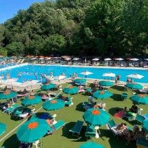 Pra quem não viu: Ralo suga cabelo de menino e causa morte em piscina - Terme di Cretone/Facebook