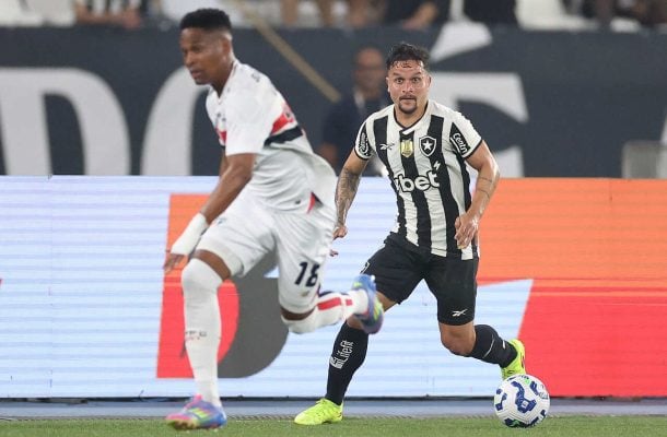 ARTUR - Correu, ajudou na defesa, mas papel efetivo no ataque foi coisa rara. Saiu apenas aos 42 da etapa final. Poderia ter sido bem antes. NOTA 4,5. Foto: Vitor Silva/Botafogo