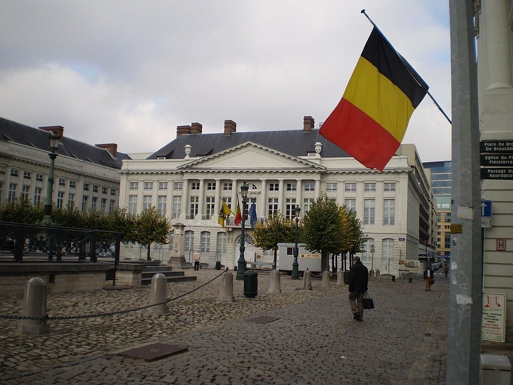 Inspirado pelo sucesso na França, o modelo foi adotado em outras partes da Europa, como na Bélgica.