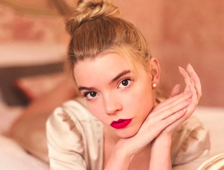 Atriz é apontada como a mulher mais bonita do mundo; entenda! - reprodução/instagram