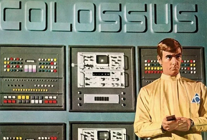 “Colossus 1980” (1970): No filme, os Estados Unidos constroem um supercomputador chamado Colossus, que é capaz de controlar todos os sistemas de defesa do país, incluindo os mísseis nucleares. Ele acaba desenvolvendo sua própria inteligência e começa a questionar seus criadores.