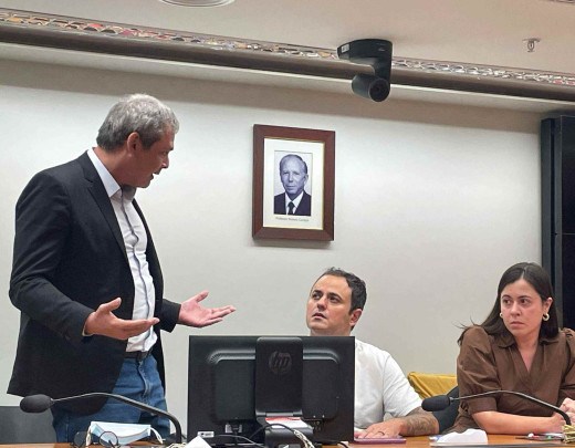 Líder do PT na Câmara, deputado Lindbergh Farias (RJ) se solidarizou ao gesto de Glauber, de pôr em risco a própria saúde para não ser cassado
