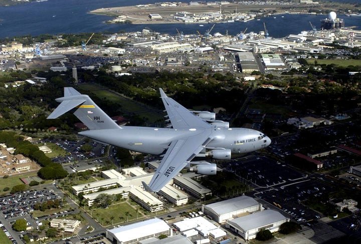 C-17 Globemaster III – US$ 328 milhões - Produzido pela Boeing, é usado em missões táticas de transporte aéreo estratégico. Tem quatro motores. Usado para evacuação aeromédica e lançamento de paraquedistas. Transporta 77 toneladas de carga.