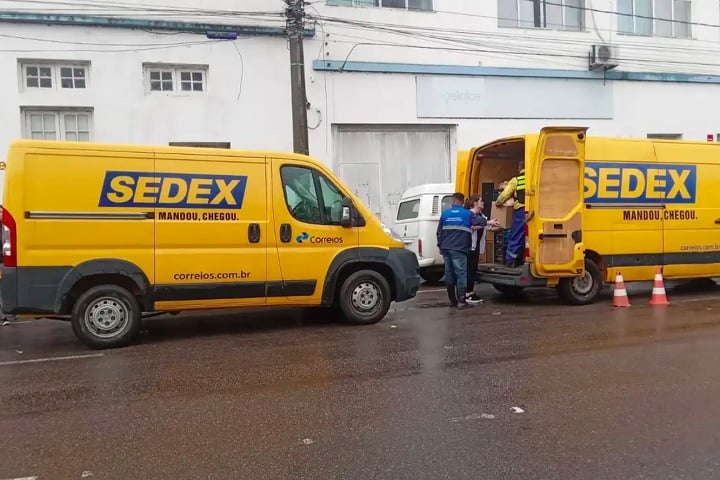 "Como efeito prático, os Correios começaram a perder participação no mercado", revelou outro trecho.