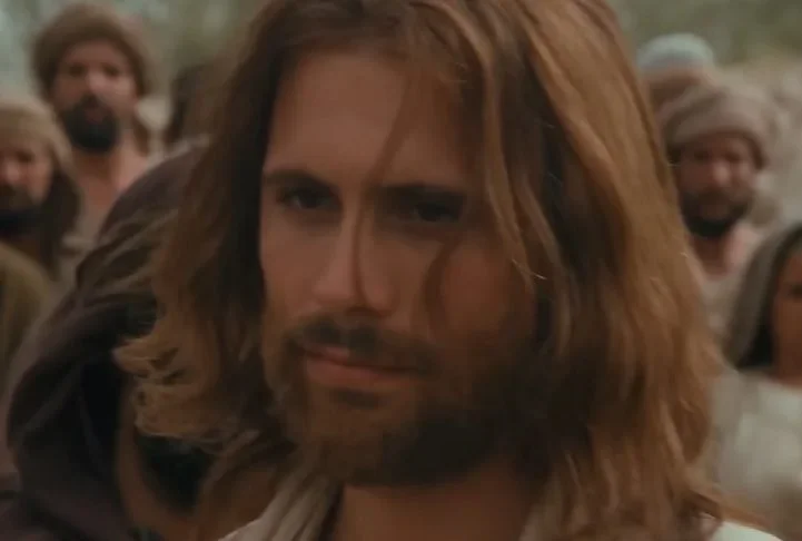 Sisto, então com 25 anos, deu vida a um Jesus mais tradicional, com uma interpretação suave e compassiva.