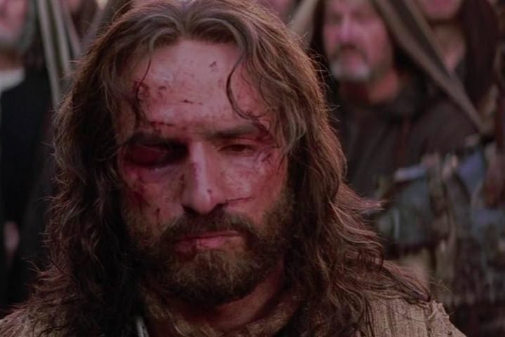 Esse papel é considerado um dos mais marcantes da carreira do ator. Ele chegou até a sofrer alguns acidentes durante as filmagens, o que agregou certa autenticidade à sua performance.