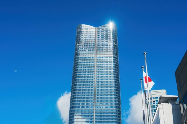Código de Construção: O Japão possui um dos códigos de construção mais rigorosos do mundo, exigindo que edifícios sejam projetados para resistir a tremores de terra intensos.