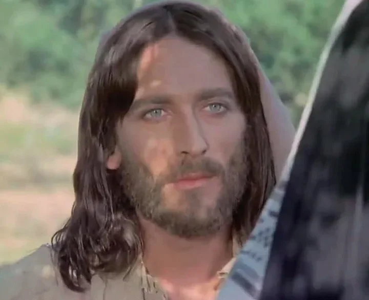 "Jesus de Nazaré" foi uma minissérie de seis horas de duração, considerada uma das mais fiéis e respeitosas representações da vida de Jesus na televisão.