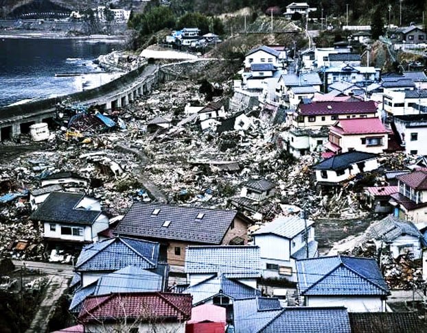 Estimativas apontam que cerca de 20 mil pessoas morreram ou desapareceram na tragédia, que ainda resultou no acidente nuclear na usina de Fukushima.