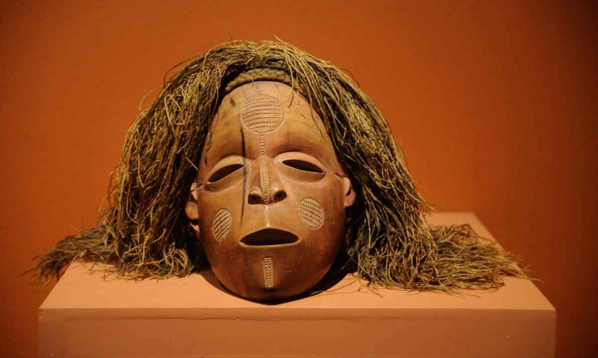 Máscara africana exposta no CCBB em Belo Horizonte 