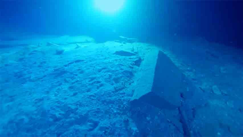O debate sobre a origem do Monumento de Yonaguni voltou à tona em abril de 2024, após o autor Graham Hancock e o arqueólogo Flint Dibble discutirem o tema no podcast "Joe Rogan Experience".