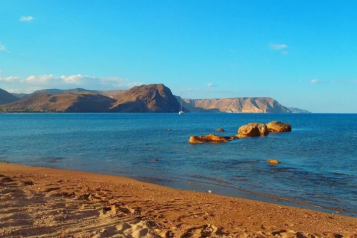Foi o primeiro parque marítimo-terrestre da região, declarado Reserva da Biosfera pela UNESCO em 1997.