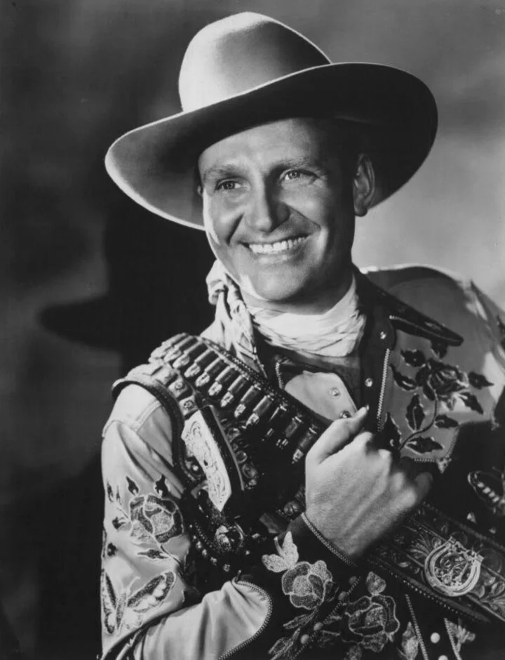 O artista Gene Autry, que teve carreira destacada em música, cinema e televisão nos anos 30 e 40 do século ado, é o único homenageado em todas as categorias.
