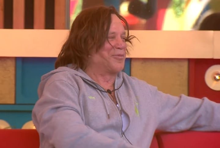 O ator reconheceu seus problemas de temperamento e aceitou a decisão de ser removido do programa.