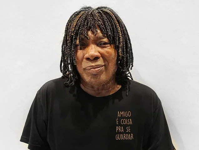 O caso de Milton Nascimento mostra o quanto Ã© importante fazer exames periÃ³dicos para o diagnÃ³stico precoce da diabetes. Quem nÃ£o monitora o organismo corre risco de ter a doenÃ§a sem saber, jÃ¡ que os sintomas sÃ£o silenciosos. O mÃ©dico indicado para cuidar dos pacientes Ã© o endocrinologista.
