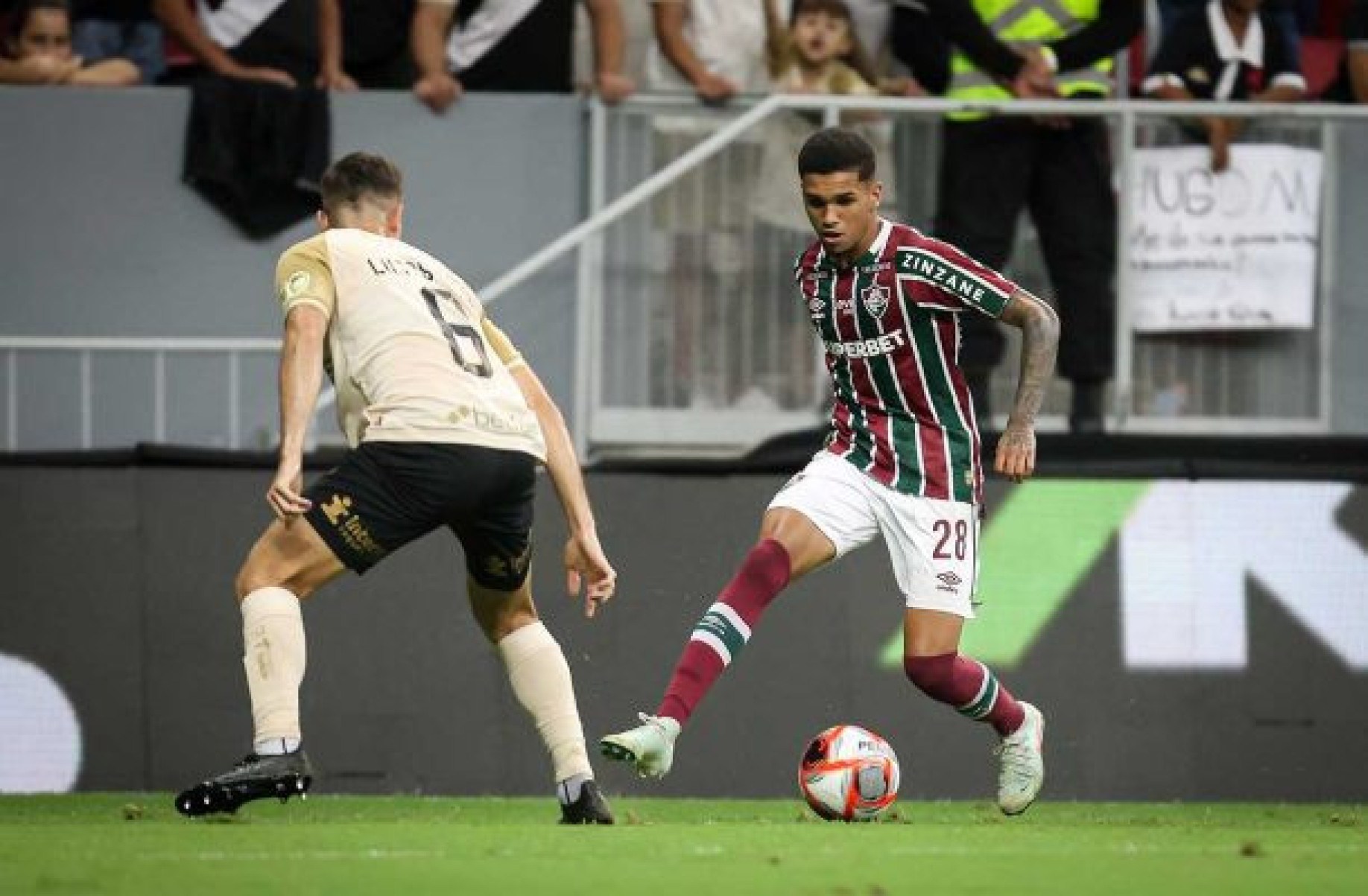 Jornal espanhol exalta Riquelme Felipe, jovem promissor do Fluminense Jornal espanhol exalta Riquelme Felipe, jovem promissor do Fluminense