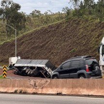 Anel Rodoviário: carreta de aço sem freio é 16ª  a usar área de escape - Edésio Ferreira/EM/D. A. Press