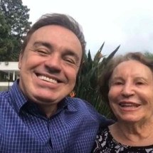 Após internação, Maria do Céu, mãe de Gugu recebe alta - Tupi - Pablo Oliveira