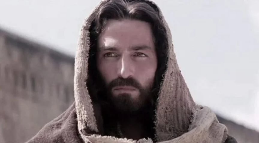 Jim Caviezel  voltará a interpretar Jesus Cristo em novo filme dirigido por Mel Gibson. O ator americano ganhou bastante destaque com sua interpretação vigorosa no drama "A Paixão de Cristo", em 2004. 